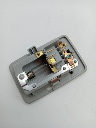 LUZ INTERIOR TOYOTA AURIS TOURING SPORTS (E18) (2)