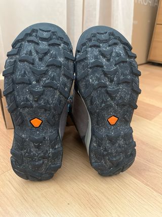 Botas montaña niño waterproof T.30