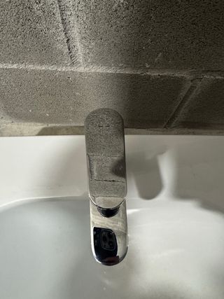 Dos lavabos de baño similares