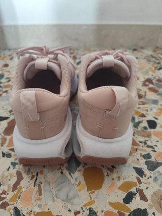 Nike Air Max Intflix Beige/Rosa