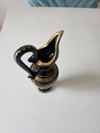 Jarrón de porcelana estilo griego