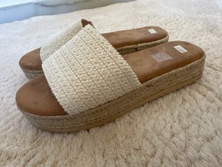Sandalias blancas y marrones talla 39
