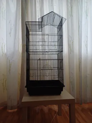Jaula para pájaros negra