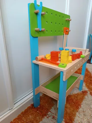 Banco de herramientas de madera para niños