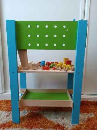 Banco de herramientas de madera para niños