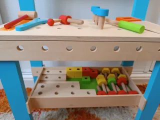 Banco de herramientas de madera para niños