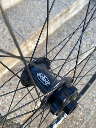 Llanta 29 Mavic con buje Hope