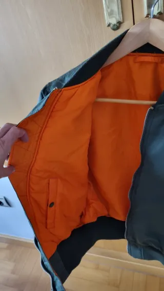 Cazadora Bomber verde oliva