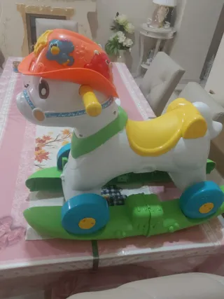 Cavallino a dondolo per bambini