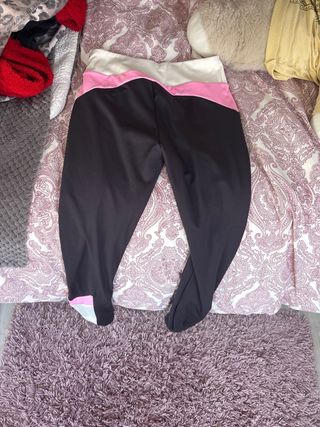Leggings deportivos negros y rosas