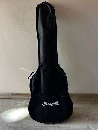 Guitarra Clásica Sonora con funda