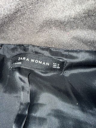 Abrigo militar gris Zara