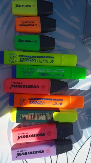 Material escolar variado