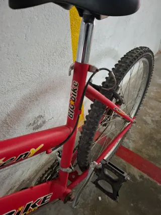 Bicicleta J-Bike Roja y Blanca