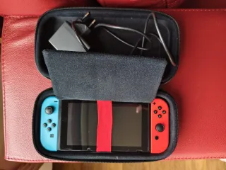 Nintendo Switch Azul y Rojo con Accesorios