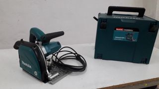 Makita CA5000XJ Fresadora Planchas Aluminio