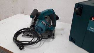 Makita CA5000XJ Fresadora Planchas Aluminio