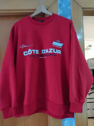 Sudadera roja Stradivarius Côte d'Azur