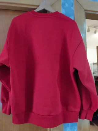 Sudadera roja Stradivarius Côte d'Azur