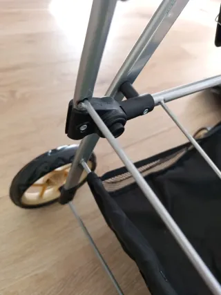 Cochecito gemelar de juguete