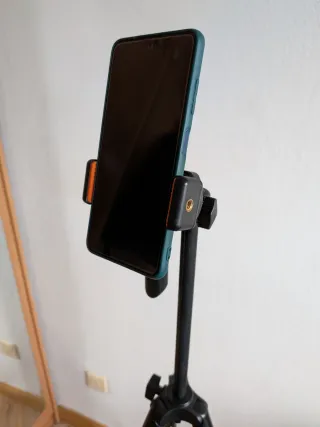 Trípode Tacklife MTL01 con funda