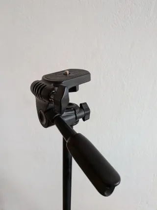 Trípode Tacklife MTL01 con funda