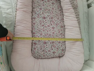 Nido reductor bebé nubes y flores