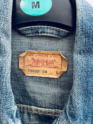 Chaqueta Levi's Trucker + Pantalon vaquero Zara