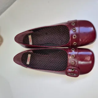 Zapatos Camper rojos con hebilla