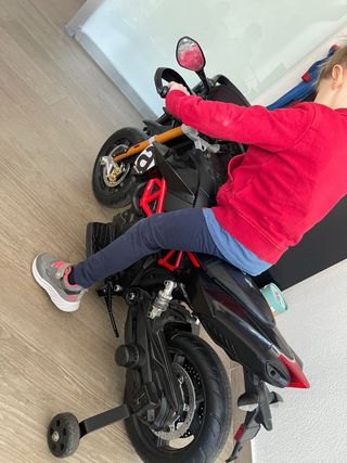 Moto Aprilia para niño