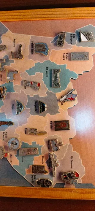 Colección Catalunya Moderna: 42 pines