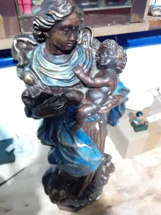 Figura Virgen con Niño y Ángeles