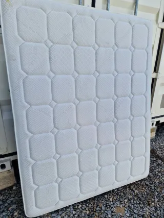 Colchón 150x190 cm como nuevo