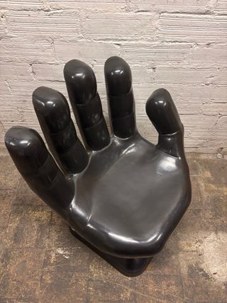 Sillón Mano Pedro Friedeberg Negro