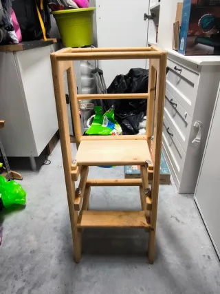 Torre di apprendimento Montessori in legno