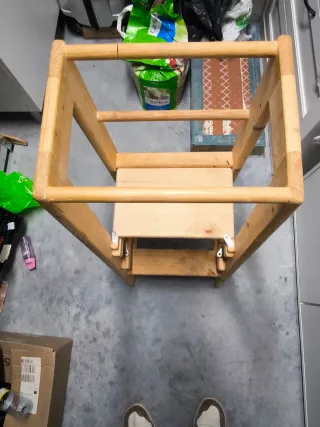 Torre di apprendimento Montessori in legno