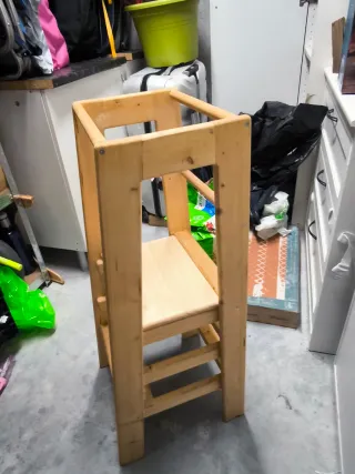 Torre di apprendimento Montessori in legno