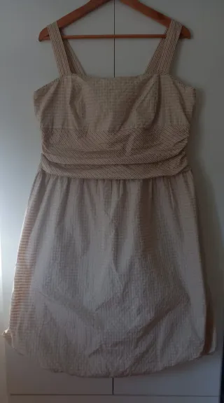 Vestido de tirantes con bajo burbuja Amitié