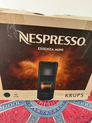 Cafetera Nespresso Essenza Mini Krups