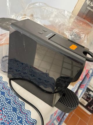 Cafetera Nespresso Essenza Mini Krups