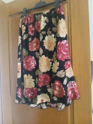 Falda larga estampada floral