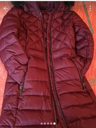 Parka invierno talla 34 color rojo burdeos