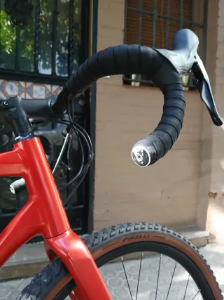 Bicicleta Giant Revolt 1 2024