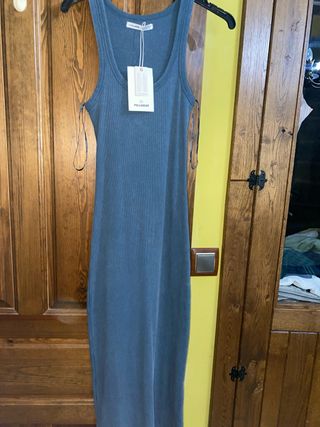Vestido Pull&Bear azul ajustado con etiqueta