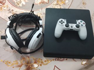 Consola PS4 + Auriculares + Mando Blanco