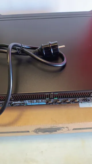 FP10000Q Amplificador de Potencia