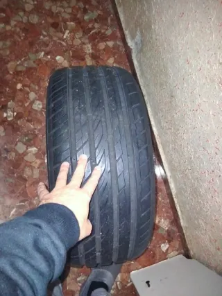 Neumático 225/18 poco usado