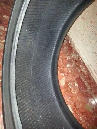 Neumático 225/18 poco usado