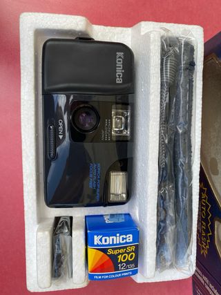 Konica POP SUPER Cámara 35mm