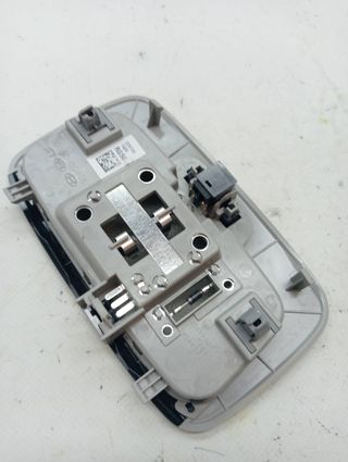 LUZ INTERIOR KIA NIRO (13)
